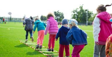 Juegos al aire libre para jugar con niños