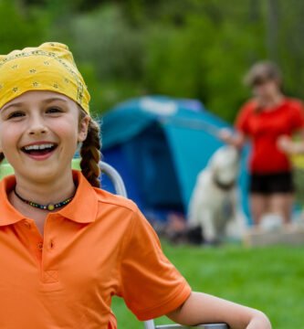 Los 3 beneficios de enviar a su hijo a un campamento de verano para niños